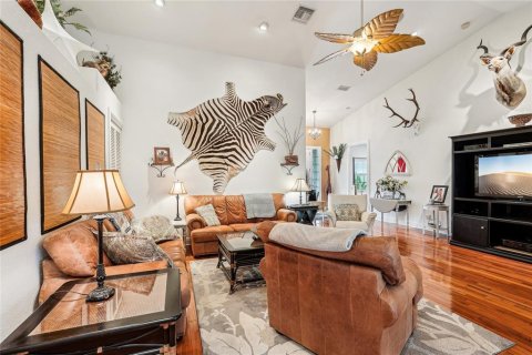 House in Sarasota, Florida 3 bedrooms, 278.89 sq.m. № 1542882 - photo 14