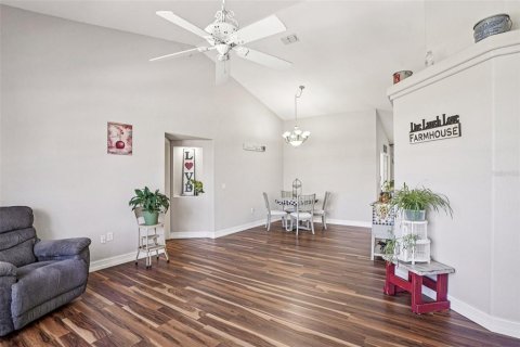 House in Wildwood, Florida 4 bedrooms, 246.1 sq.m. № 2236564 - photo 22