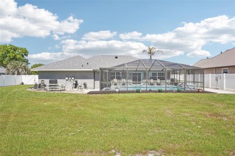 House in Wildwood, Florida 4 bedrooms, 246.1 sq.m. № 2236564 - photo 13