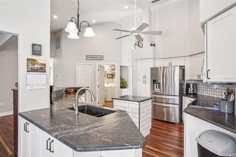 House in Wildwood, Florida 4 bedrooms, 246.1 sq.m. № 2236564 - photo 27