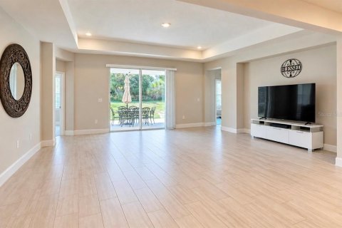 Villa ou maison à vendre à Ormond Beach, Floride: 4 chambres, 245.35 m2 № 2414919 - photo 9