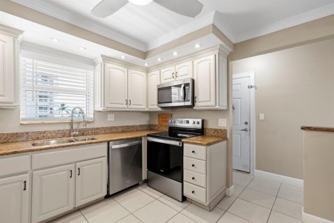 Copropriété à vendre à Hillsboro Beach, Floride: 2 chambres, 92.9 m2 № 2262671 - photo 11