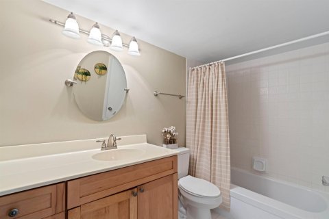 Copropriété à vendre à Hillsboro Beach, Floride: 2 chambres, 92.9 m2 № 2262671 - photo 15