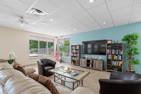Copropriété à vendre à Hillsboro Beach, Floride: 2 chambres, 92.9 m2 № 2262671 - photo 28