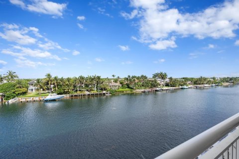 Copropriété à vendre à Hillsboro Beach, Floride: 2 chambres, 92.9 m2 № 2262671 - photo 18