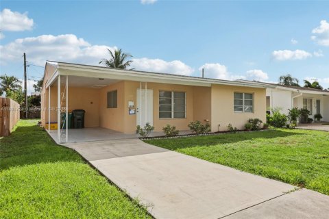 Casa en venta en Lake Worth, Florida, 2 dormitorios, 85.47 m2 № 1942565 - foto 2
