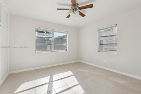 Casa en venta en Lake Worth, Florida, 2 dormitorios, 85.47 m2 № 1942565 - foto 30
