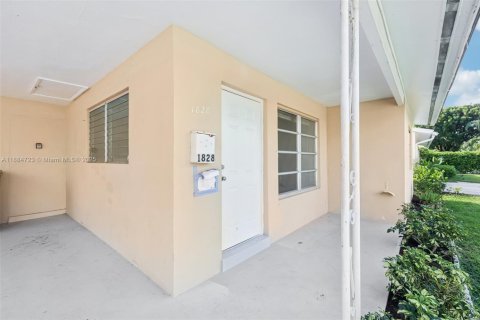 Casa en venta en Lake Worth, Florida, 2 dormitorios, 85.47 m2 № 1942565 - foto 8