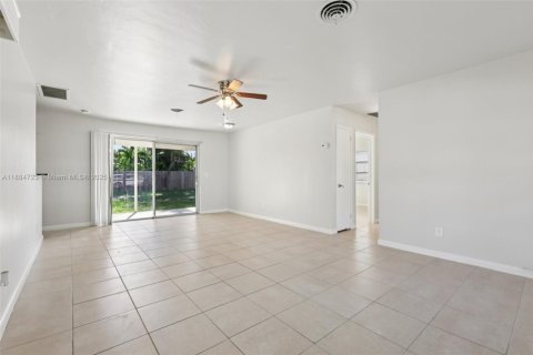 Casa en venta en Lake Worth, Florida, 2 dormitorios, 85.47 m2 № 1942565 - foto 19