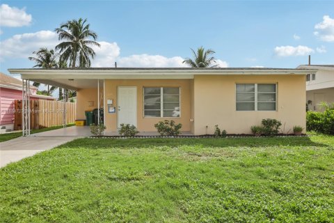 Casa en venta en Lake Worth, Florida, 2 dormitorios, 85.47 m2 № 1942565 - foto 1