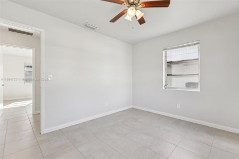 Casa en venta en Lake Worth, Florida, 2 dormitorios, 85.47 m2 № 1942565 - foto 20