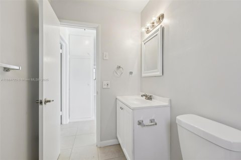 Casa en venta en Lake Worth, Florida, 2 dormitorios, 85.47 m2 № 1942565 - foto 24