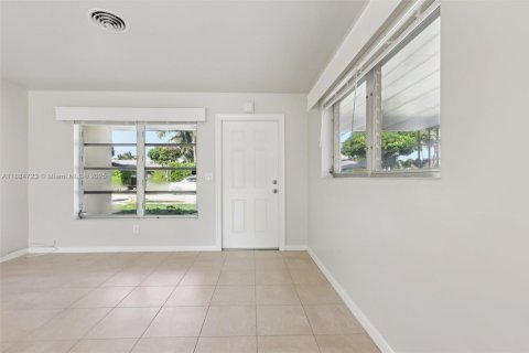 Casa en venta en Lake Worth, Florida, 2 dormitorios, 85.47 m2 № 1942565 - foto 10