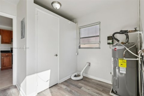 Casa en venta en Lake Worth, Florida, 2 dormitorios, 85.47 m2 № 1942565 - foto 16