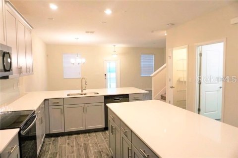 Adosado en alquiler en Orlando, Florida, 3 dormitorios, 150.5 m2 № 1877084 - foto 2