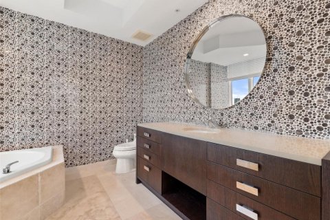 Купить кондоминиум в Санни-Айлс-Бич, Флорида 3 спальни, 375.79м2, № 1924209 - фото 30