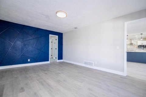 House in Saint Petersburg, Florida 3 bedrooms, 168.34 sq.m. № 1826844 - photo 22