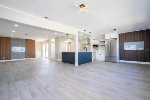 House in Saint Petersburg, Florida 3 bedrooms, 168.34 sq.m. № 1826844 - photo 17