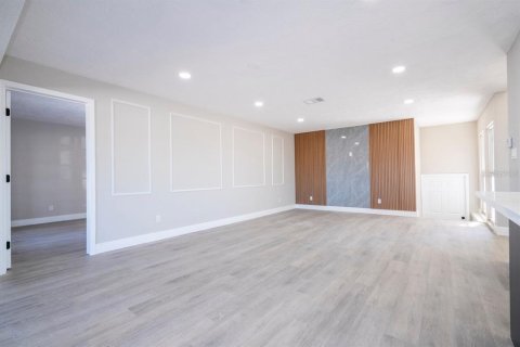 House in Saint Petersburg, Florida 3 bedrooms, 168.34 sq.m. № 1826844 - photo 19