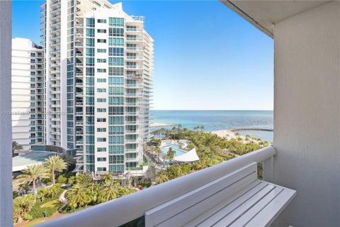 Condo in Bal Harbour, Florida  № 1973965 - photo 21