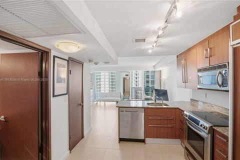 Condo in Bal Harbour, Florida  № 1973965 - photo 18