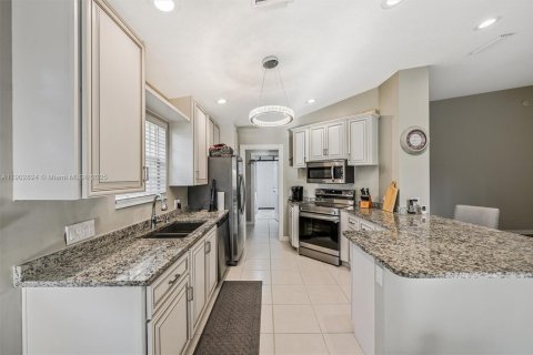 Villa ou maison à vendre à Port St. Lucie, Floride: 2 chambres, 156.08 m2 № 1954711 - photo 28