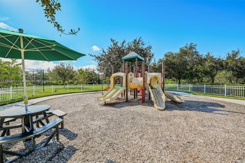 Villa ou maison à vendre à Port St. Lucie, Floride: 2 chambres, 156.08 m2 № 1954711 - photo 2