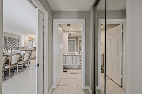 Villa ou maison à vendre à Port St. Lucie, Floride: 2 chambres, 156.08 m2 № 1954711 - photo 18