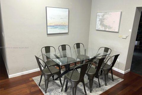 Villa ou maison à louer à El Portal, Floride: 5 chambres, 186.55 m2 № 1713354 - photo 6