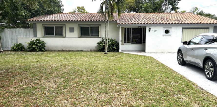 Villa ou maison à El Portal, Floride 5 chambres, 186.55 m2 № 1713354