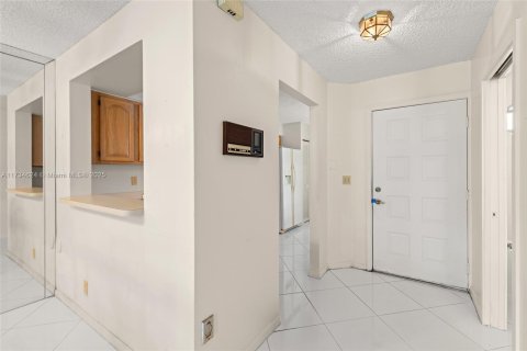 Townhouse in Coral Springs, Florida 2 bedrooms, 110.55 sq.m. № 1862505 - photo 5