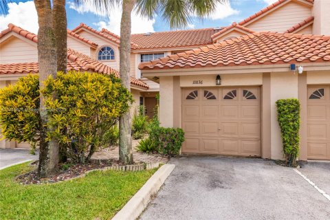 Townhouse in Coral Springs, Florida 2 bedrooms, 110.55 sq.m. № 1862505 - photo 1