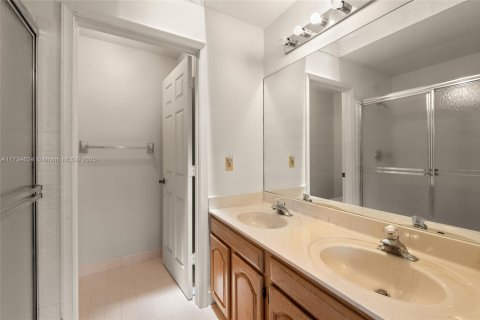Townhouse in Coral Springs, Florida 2 bedrooms, 110.55 sq.m. № 1862505 - photo 22