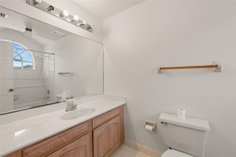 Townhouse in Coral Springs, Florida 2 bedrooms, 110.55 sq.m. № 1862505 - photo 26