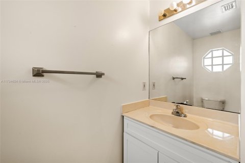Townhouse in Coral Springs, Florida 2 bedrooms, 110.55 sq.m. № 1862505 - photo 10