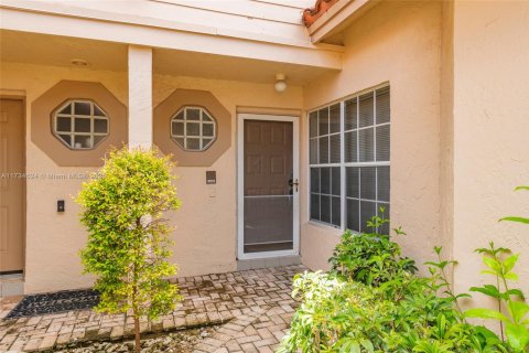 Townhouse in Coral Springs, Florida 2 bedrooms, 110.55 sq.m. № 1862505 - photo 4