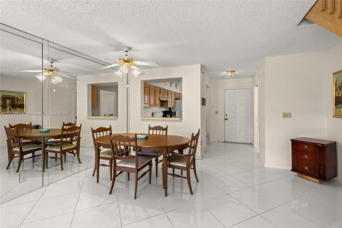Townhouse in Coral Springs, Florida 2 bedrooms, 110.55 sq.m. № 1862505 - photo 16