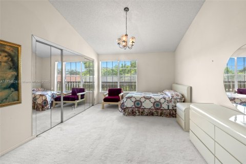 Townhouse in Coral Springs, Florida 2 bedrooms, 110.55 sq.m. № 1862505 - photo 19