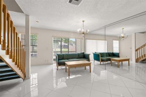 Townhouse in Coral Springs, Florida 2 bedrooms, 110.55 sq.m. № 1862505 - photo 12