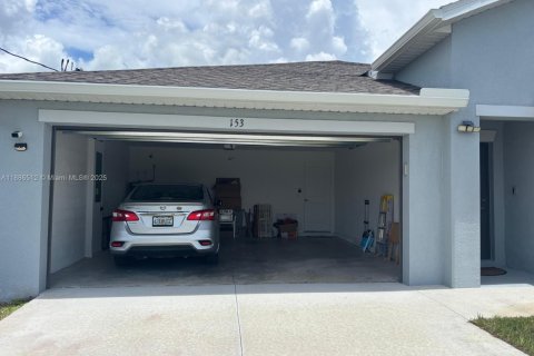 House in Lehigh Acres, Florida 4 bedrooms, 180.32 sq.m. № 1933103 - photo 2