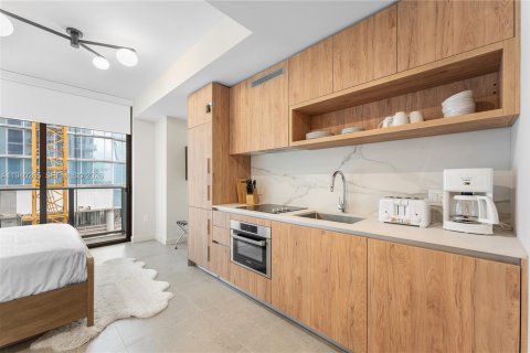 Immobilier commercial à louer à Miami, Floride: 32.52 m2 № 1997221 - photo 5