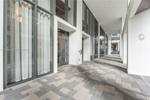 Immobilier commercial à louer à Miami, Floride: 32.52 m2 № 1997221 - photo 3