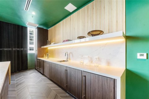 Immobilier commercial à louer à Miami, Floride: 32.52 m2 № 1997221 - photo 19