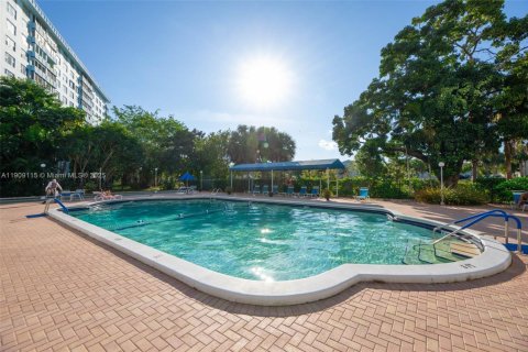 Condominio en venta en Hollywood, Florida, 2 dormitorios, 108.14 m2 № 1967116 - foto 14