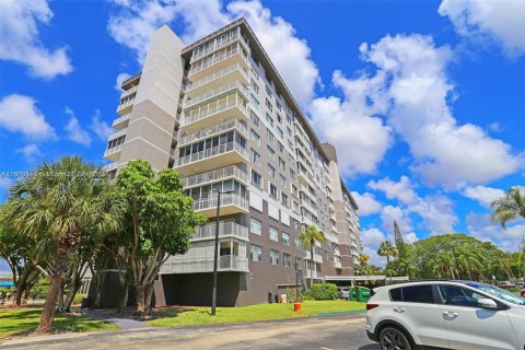 Condominio en venta en Hollywood, Florida, 2 dormitorios, 108.14 m2 № 1967116 - foto 5