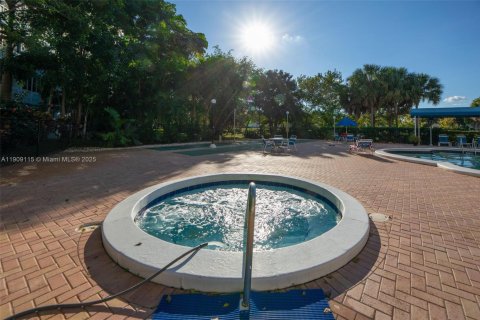 Condominio en venta en Hollywood, Florida, 2 dormitorios, 108.14 m2 № 1967116 - foto 18