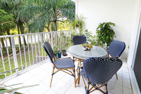 Condominio en venta en Hollywood, Florida, 2 dormitorios, 108.14 m2 № 1967116 - foto 3