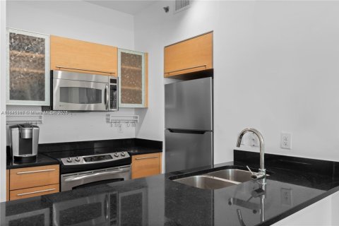 Condominio en venta en Miami, Florida, 1 dormitorio, 65.4 m2 № 1840938 - foto 3