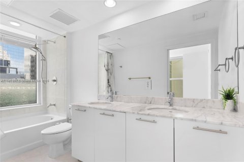 Condominio en venta en Miami, Florida, 1 dormitorio, 65.4 m2 № 1840938 - foto 10