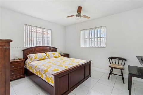 House in Tamarac, Florida 2 bedrooms, 124.67 sq.m. № 1825563 - photo 28